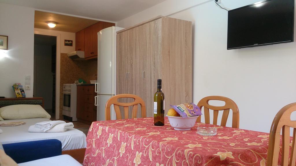 Mikros Paradisos Somatas Bagian luar foto
